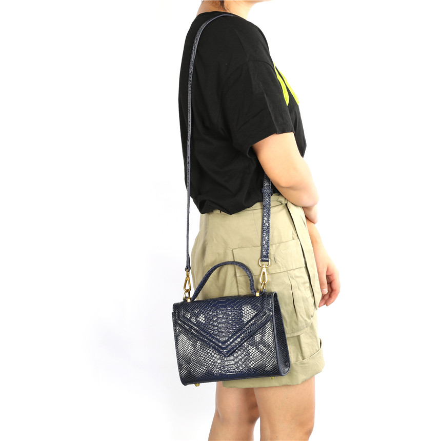 Dubai Women New Snake Pattern  - Interior Design Dubai 评论和价格